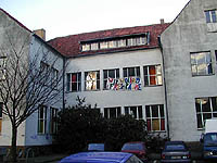 Westseite der Schule